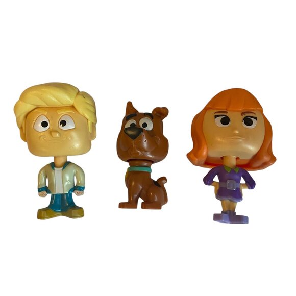 Scooby-Doo McDonalds Happy Meal Toys 2021 Fred Daphne Figures Bobble Heads Set - Picture 1 of 8